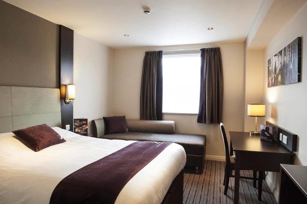 Premier Inn Premier Inn York South West Esterno foto